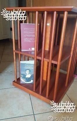 Libreria da tavolo o da terra