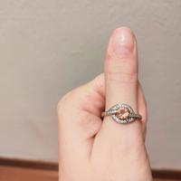 anello con pietra arancione 