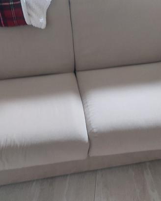 divano a tre posti