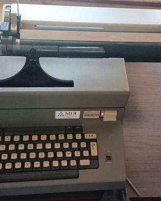 Macchina da scrivere Olivetti vintage originale –