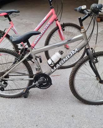 2 BICI MOUNTAI BIKE MAGNUM 24/26 pari al nuovo