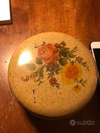 Scatola latta caramelle