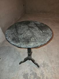 tavolino Vittoriano 