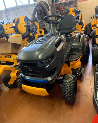 Trattorino tagliaerba CUB CADET LT 1