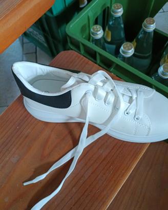 Scarpe ginnastica nuove 40