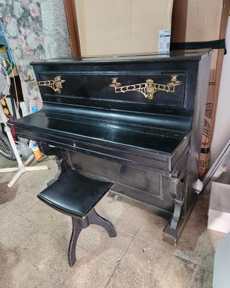 Pianoforte verticale d'epoca con sgabello