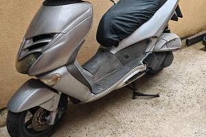 Aprilia Leonardo st  250.