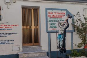 Immobile con murales a Montegiordano