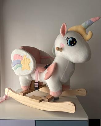 Cavallo a dondolo unicorno in peluche