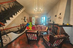 Casa singola su tre livelli a gaggi