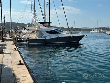 Uniesse 48 HT ANNO 2011 Barca 3 cabbine