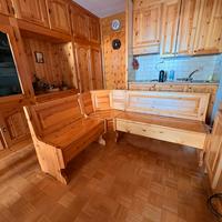 Panca angolare in legno