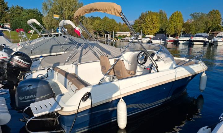 Barca a motore Jeanneau Cap Camarat 5.5 WA