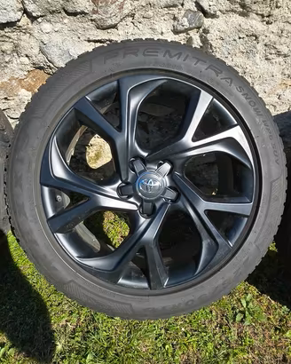 Gomme invernali + Cerchi originali Toyota C-HR