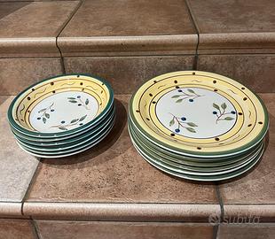 Servizio da 6 piatti decorati a mano nuovi