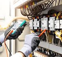 Elettricista bordo macchina trasfertista