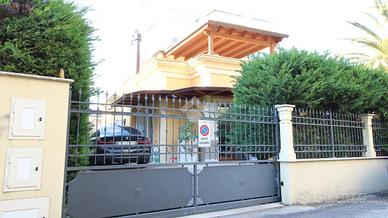 VILLA SINGOLA A SAN BENEDETTO DEL TRONTO