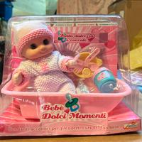 bambola in vasca gioco bambini