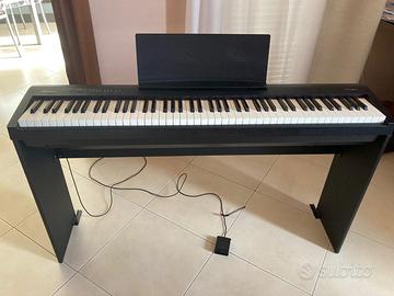 Pianoforte ROLAND FP 30 co piano di appoggio