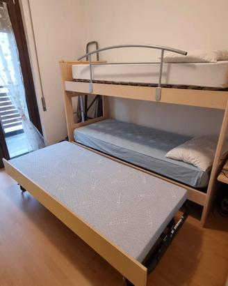 letto castello a tre letti