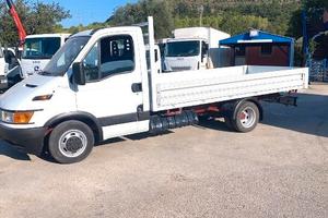 camion Iveco daily 35c11 cassone fisso