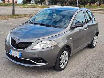Lancia Ypsilon 2016 1.2 Gold