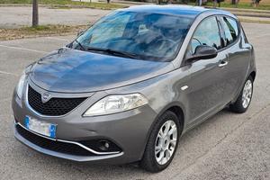 Lancia Ypsilon 2016 1.2 Gold
