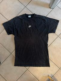 T-shirt Nike nera con scritta tg M
