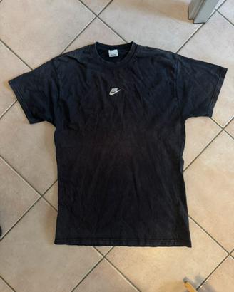 T-shirt Nike nera con scritta tg M