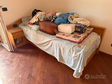 Letto singolo in abete