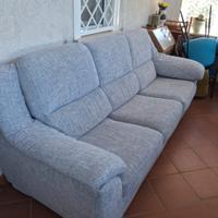 Divano tre posti 