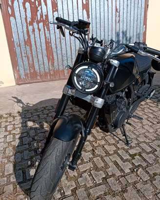 Moto Brixton 500