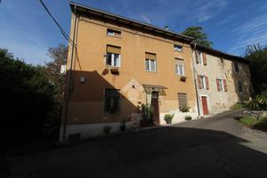 CASA SEMINDIPENDENTE A NEVIANO DEGLI ARDUINI