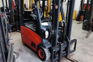 Carrello elevatore elettrico 1400kg Linde