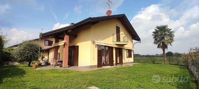 VILLA SINGOLA A LONATE POZZOLO