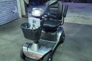 Motocarrozzetta elettrica x anziani e disabili