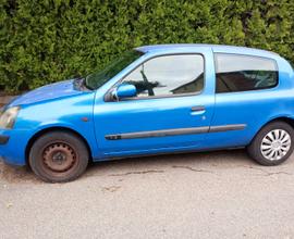 RENAULT Clio - 2002