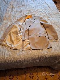 completo uomo beige a righe sottili scure