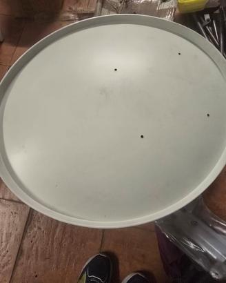 Parabola Satellitare Bianca + Staffa di Fissaggio 