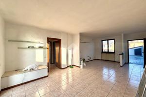 3 LOCALI A MOZZANICA