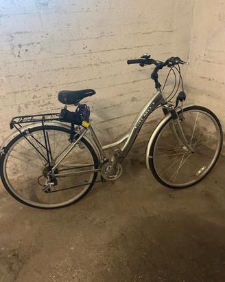 bicicletta praticamente nuova 