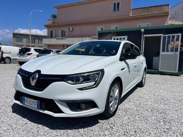 Renault Megane Mégane Sporter dCi 8V 110 CV EDC En