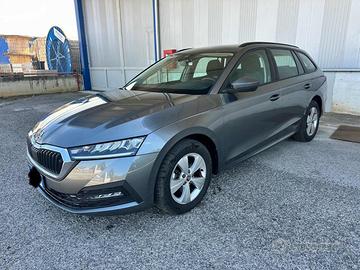 SKODA Octavia 2.0 TDI EVO SCR DSG Wagon Executiv