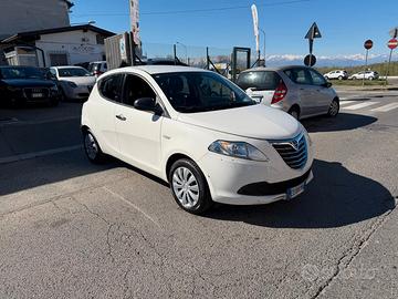 Lancia Ypsilon 1.2 69 CV 5 porte Platinum