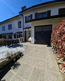 VILLA A SCHIERA A VALSAMOGGIA