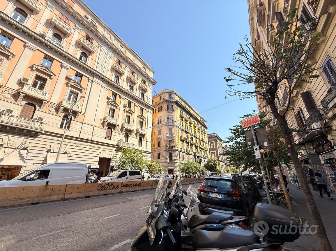 NEGOZIO A NAPOLI - Vista 2