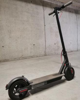 Monopattino elettrico nero Xiaomi Mi M365