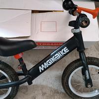 bici senza pedali 0-3 anni Magikbike nera 