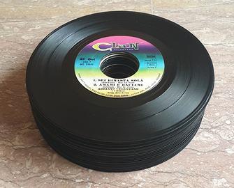 Lotto B di 25 Vinili 45 Giri di Musica Anni 50/60