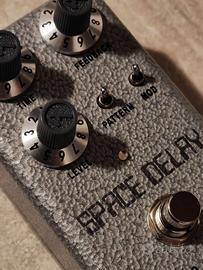 Pedale Fender serie Hammertone Space delay